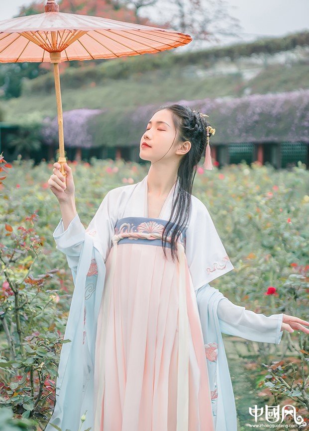 清纯少女的古装汉服摄影照片