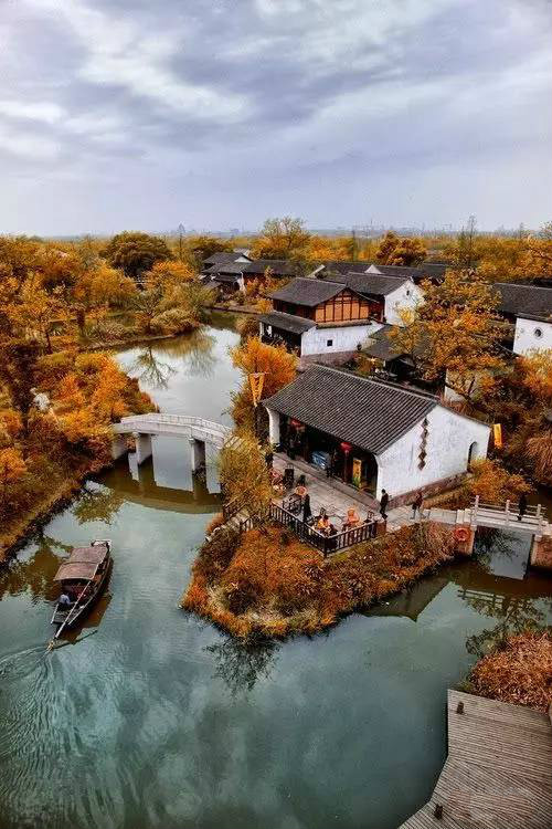 古建筑，一片瓦，遮风挡雨