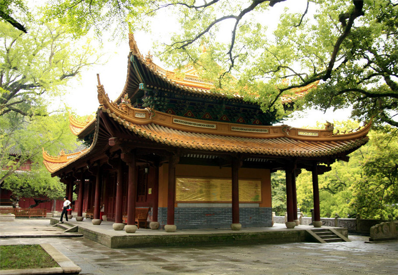 普陀三大寺之一——法雨寺