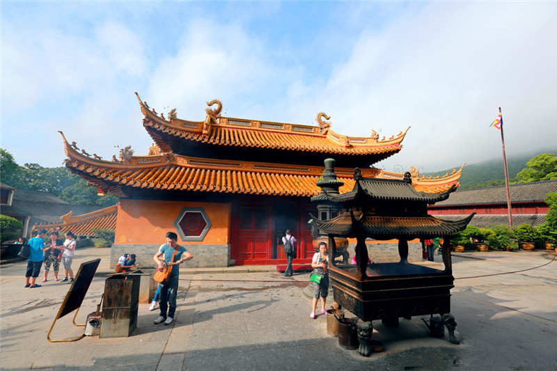 普陀三大寺之一——法雨寺