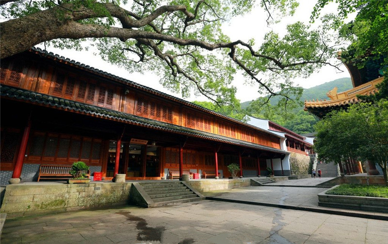 普陀三大寺之一——法雨寺