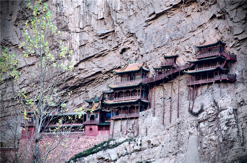 悬空寺半天高，三根马尾空中吊