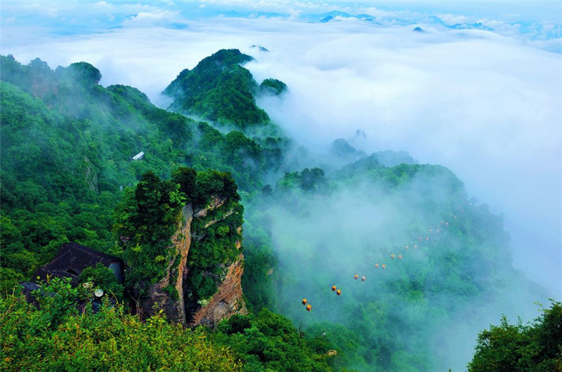 夏日的五岳之冠武当山