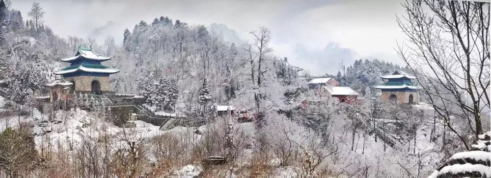 武当山雪景摄影：雪后武當是仙山