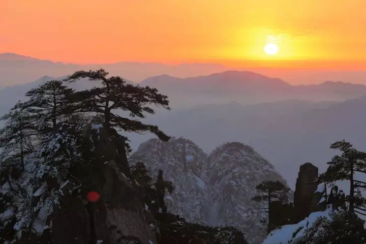 雪后黄山风景宛如人间仙境，舞一曲雪中霓裳羽