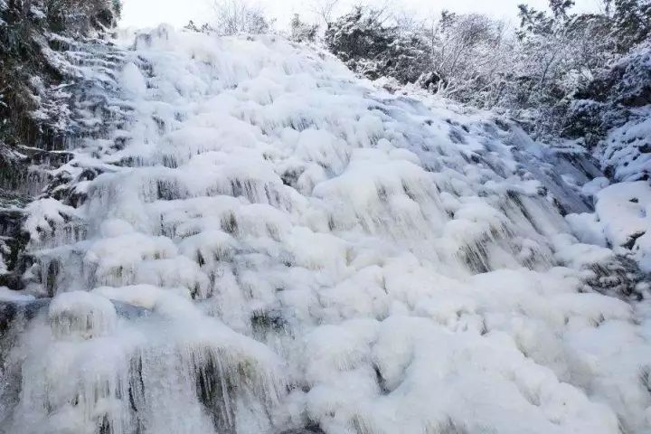 雪后黄山风景宛如人间仙境，舞一曲雪中霓裳羽