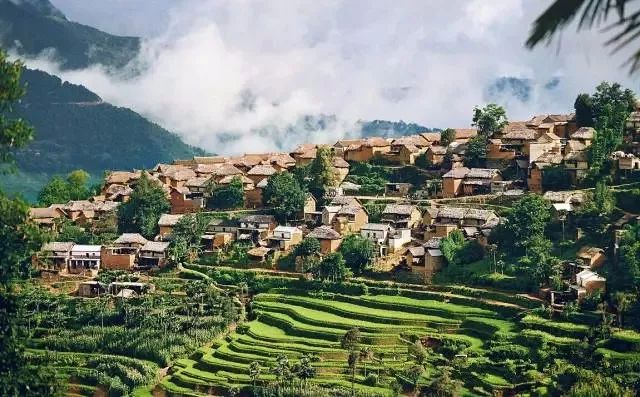 十条最适合自驾出游的中国风景公路，一路美景