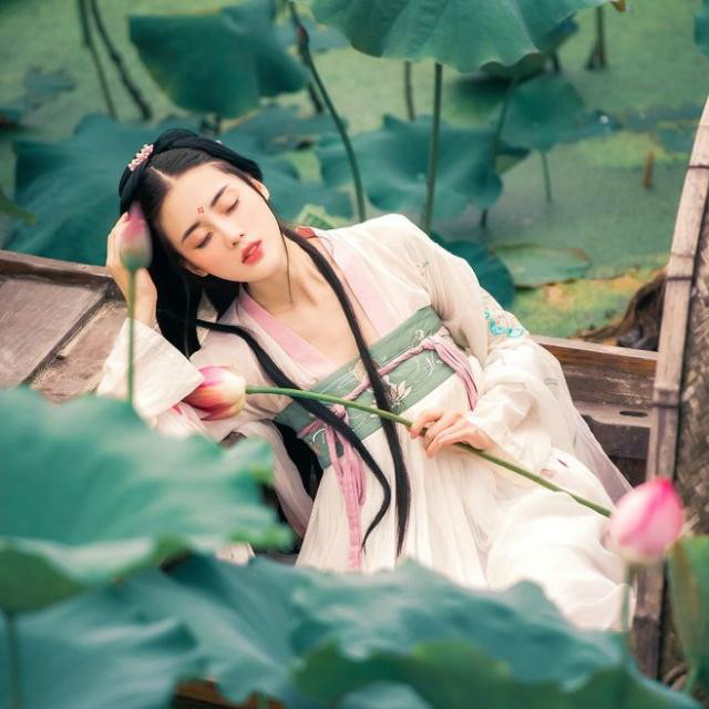 古风摄影：莲花深处的美丽