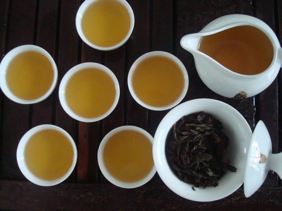 大红袍茶茶汤冲泡图片