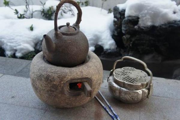 大雪后煮上一壶茶图片