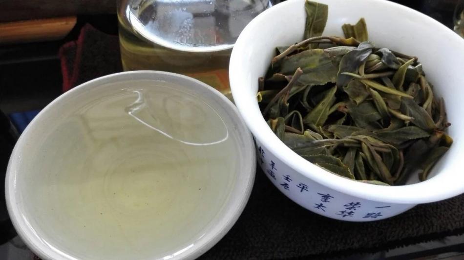 冲泡普洱茶生茶茶图片 (15/17)