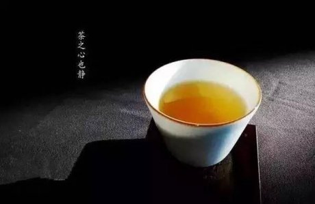 此生，惟愿也如这茶一般，明媚