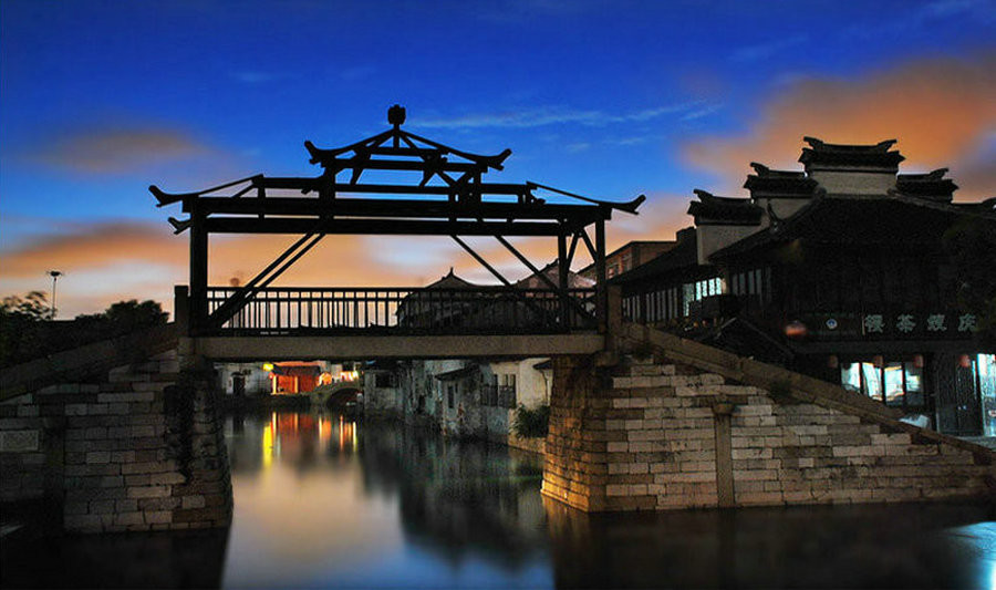 如梦如幻的江南水乡夜景风景图片