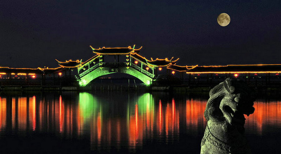 如梦如幻的江南水乡夜景风景图片