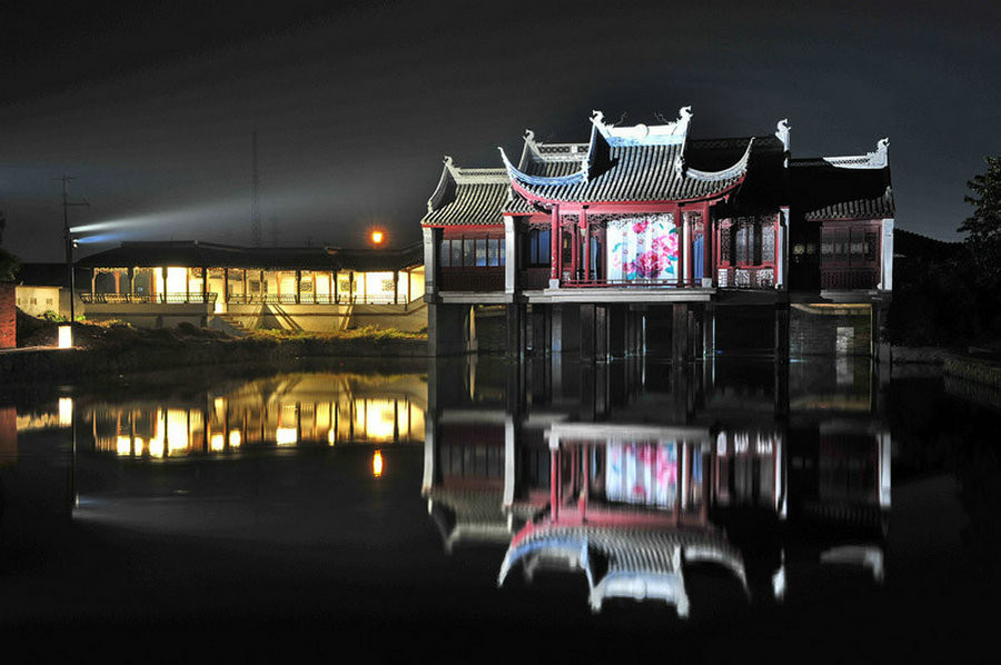 如梦如幻的江南水乡夜景风景图片