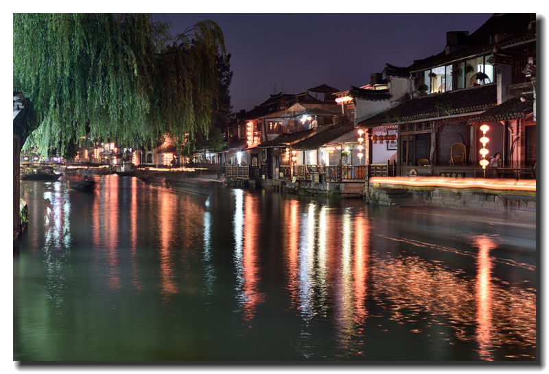 江南古镇夜雨廊桥美景摄影